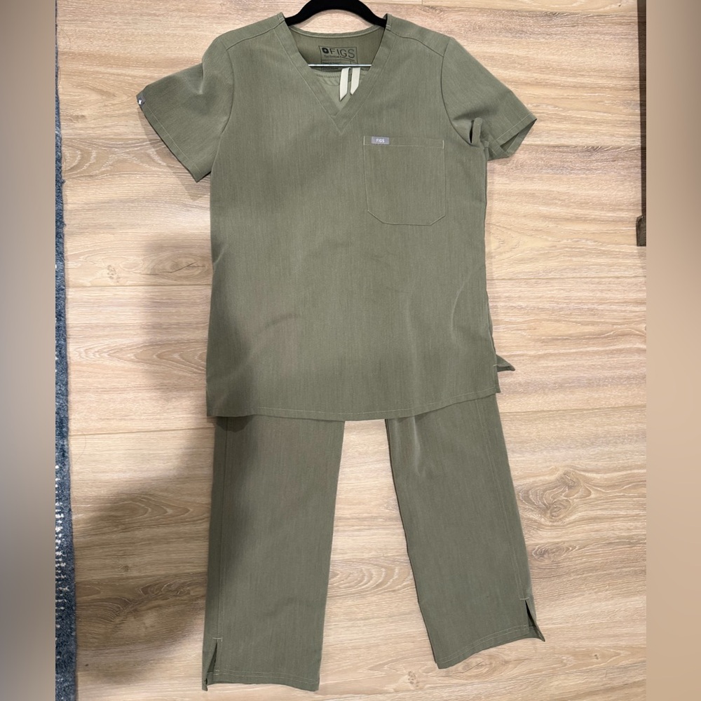 Figs Women's Olive Pajama Set